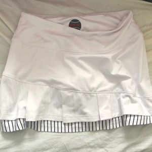 white tennis skirt w/ trim